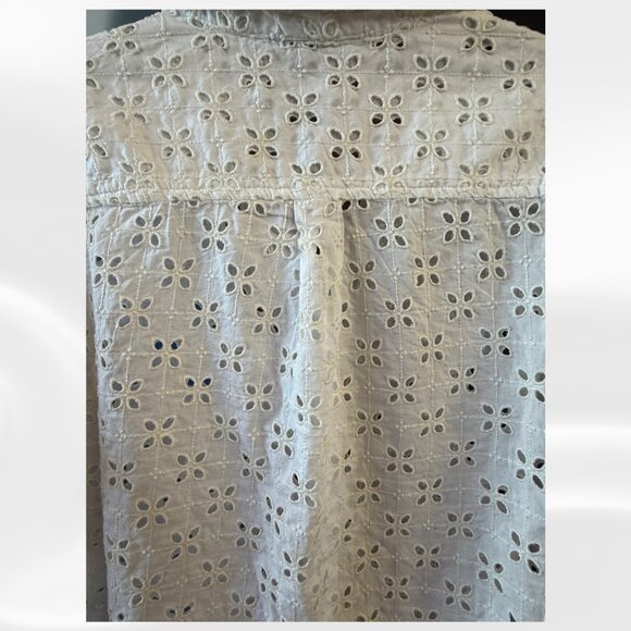 GAP White Eyelet Button Down Blouse XS Short Sleeve Cotton Versatile Top - Picture 9 of 12